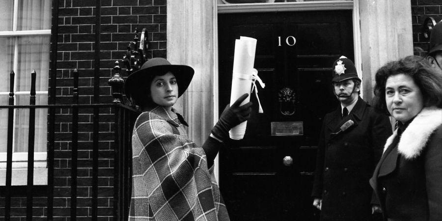 Prunella Scales im Jahr 1975
