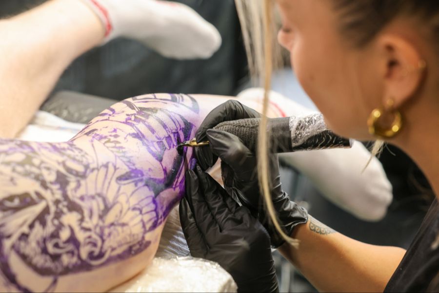 Dies führt zu Entzündungen, die das Immunsystem schwächen können. (Symbolbild)