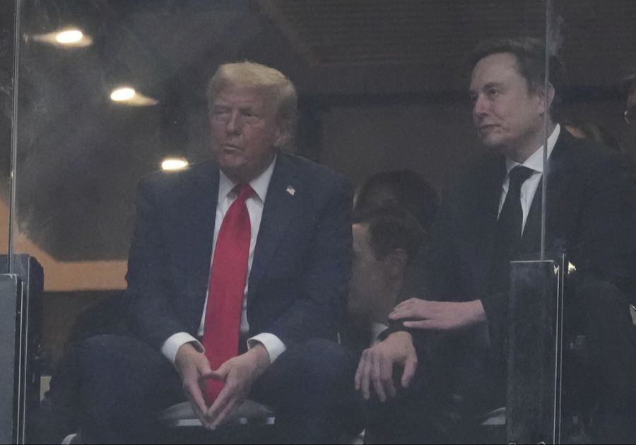 «Ich habe dich vermisst», soll Trump zu Musk gesagt haben.