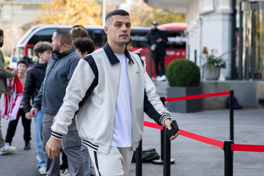 Granit Xhaka trifft beim Zusammenzug der Schweizer Nati in Lausanne ein.