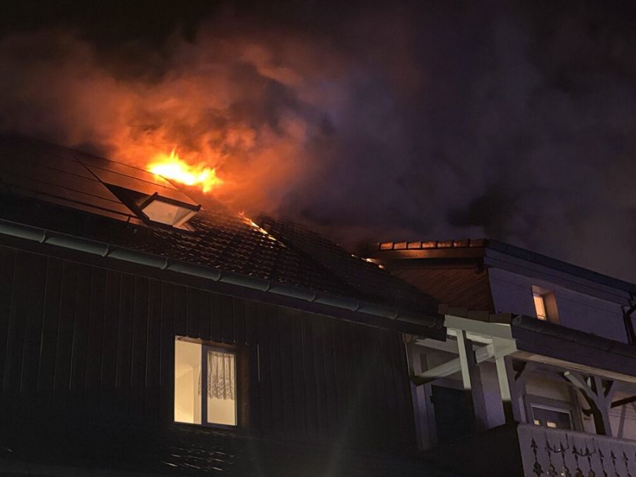 Beim Brand entstand Sachschaden.