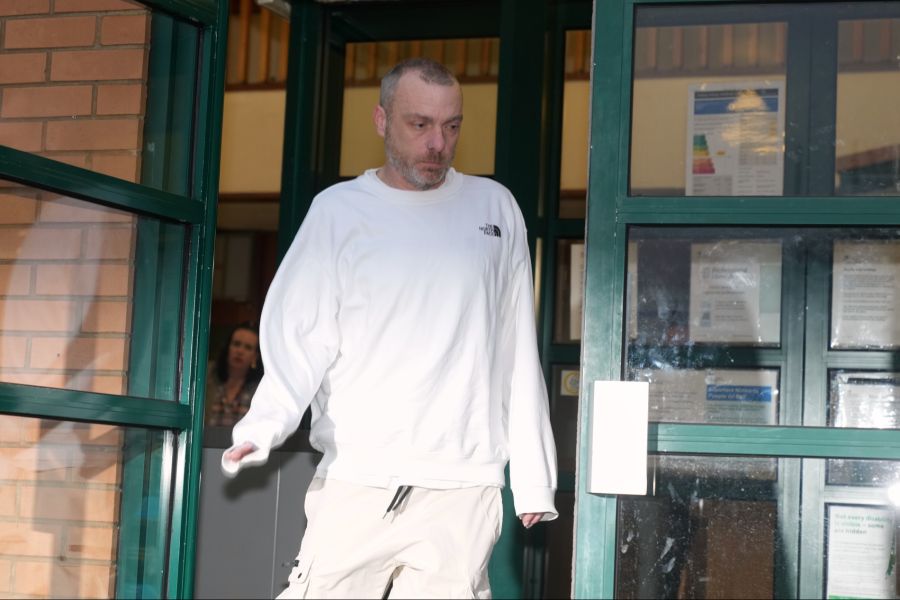 Fünf weitere Männer wurden ebenfalls angeklagt. Darunter der 46-jährige Dean Hamilton ...