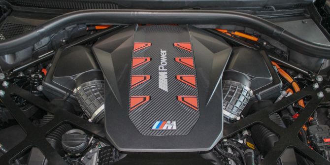 BMW V8