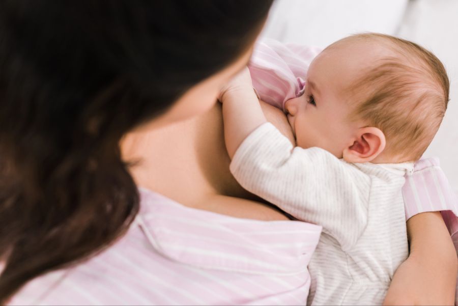 Mutter Säugling Brust Milch