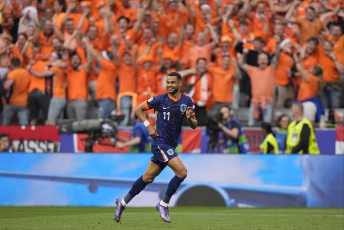 Cody Gakpo feiert an der EM 2024 das Tor zum 1:0 für die Niederlande gegen Rumänien. EM 2024 Cody Gakpo
