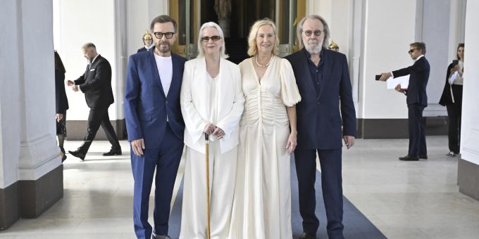 Die Musikgruppe ABBA mit Björn Ulvaeus, Anni-Frid Lyngstad, Agnetha Fältskog und Benny Andersson erhält am Freitag, den 31. Mai, bei einer Zeremonie im Stockholmer Königspalast den Königlichen Vasa-Orden von Schwedens König Carl Gustaf und Königin Silvia für herausragende Beiträge zum schwedischen und internationalen Musikleben. Sweden ABBA