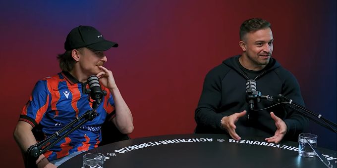 Xherdan Shaqiri erzählt im FCB-Podcast «Achzädreyenünzig», wie man den Transfer nach Basel geheimhalten konnte. «Ich hatte Bedenken», verrät er. Xherdan Shaqiri fc basel