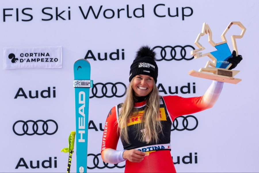 Corinne Suter Weltcup Podest