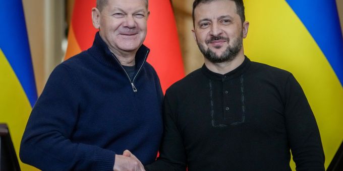 Telefonat zum Ende seiner Amtszeit: Der scheidende Bundeskanzler hat den ukrainischen Präsidenten Selenskyj angerufen. (Archivbild) Selenskyj