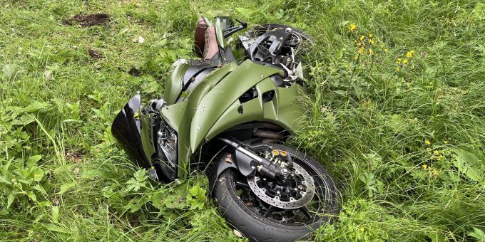 In Ennetbühl wurde ein Motorradfahrer bei einem Selbstunfall verletzt. Selbstunfall Ennetbühl