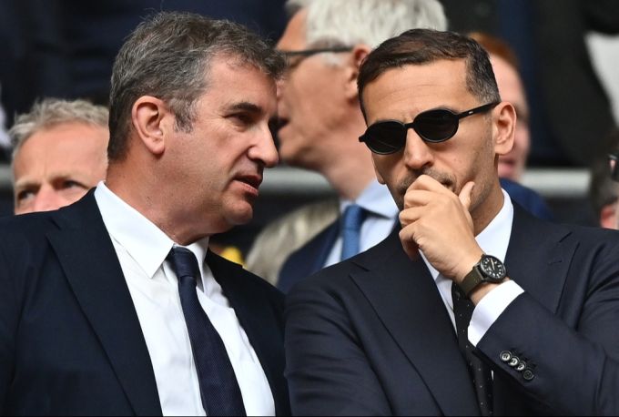 Die Bosse von Manchester City im Gespräch: Ferran Soriano (links) und Khaldoon Khalifa Al-Mubarak. Manchester City