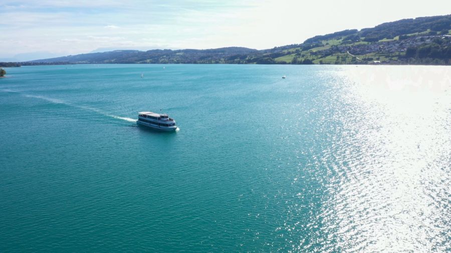 Der glasklare Hallwilersee lädt zu entspannten Stunden am Wasser ein.