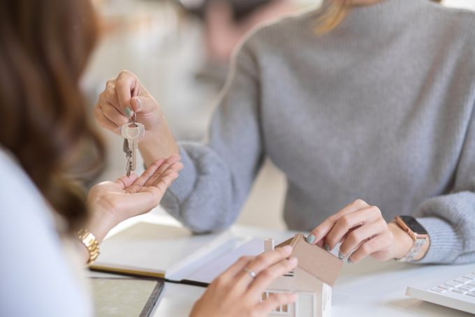 Immobilien: Lassen Sie sich vom Vermieter alles schriftlich geben. Vermieter