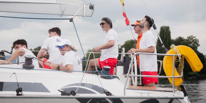 Teamevent vor EM - Hier segelt Nati mit «Kapitän Yakin» auf Bodensee