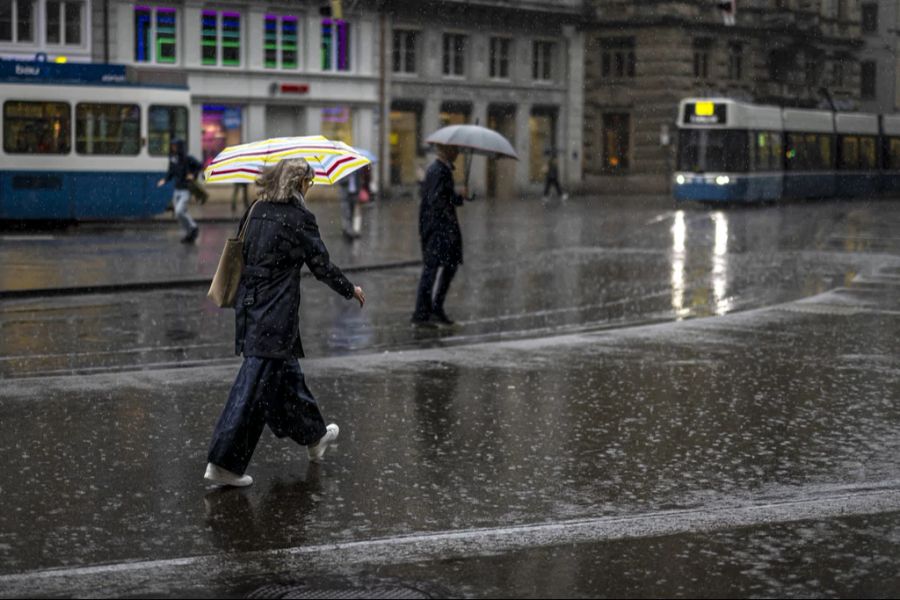 Die Schweiz verzeichnet eine sehr trübe und nasse zweite Frühlingshälfte. Das Grau-Suppe-Ranking zeigt, wo das Wetter besonders schlecht war.