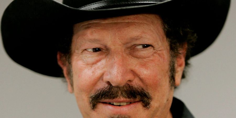 Der Country-Sänger, Satiriker, Autor und Aktivist Kinky Friedman ist im Alter von 79 Jahre gestorben.