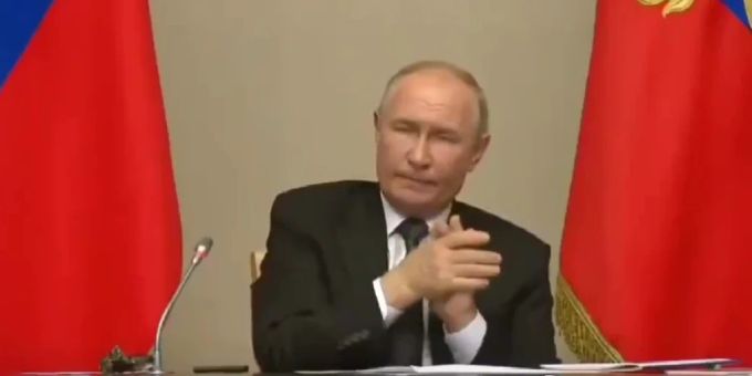 Ukraine-Gegenschlag - Neue Aufnahmen zeigen Putin sichtlich nervös