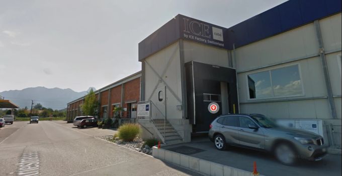 Hier werden die Eiswürfel für Coop produziert: die ICE Factory in Uetendorf BE. Eiswürfel Coop