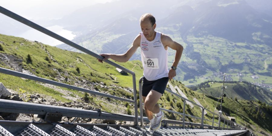 Jonathan Schmid aus Adelboden benötigte 55 Minuten und 26 Sekunden für die 11'674 Treppenstufen auf den Niesen - neuer Rekord.