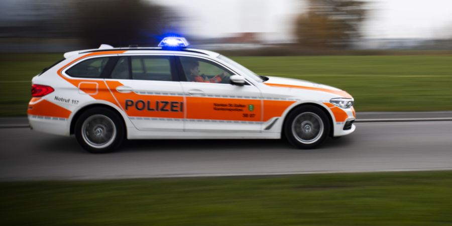 Die Kantonspolizei St. Gallen nahm nach einem Gewaltdelikt in Gossau einen tatverdächtigen 40-Jährigen fest. (Symbolbild)