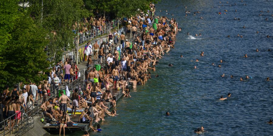 Hitze Zürich Badende