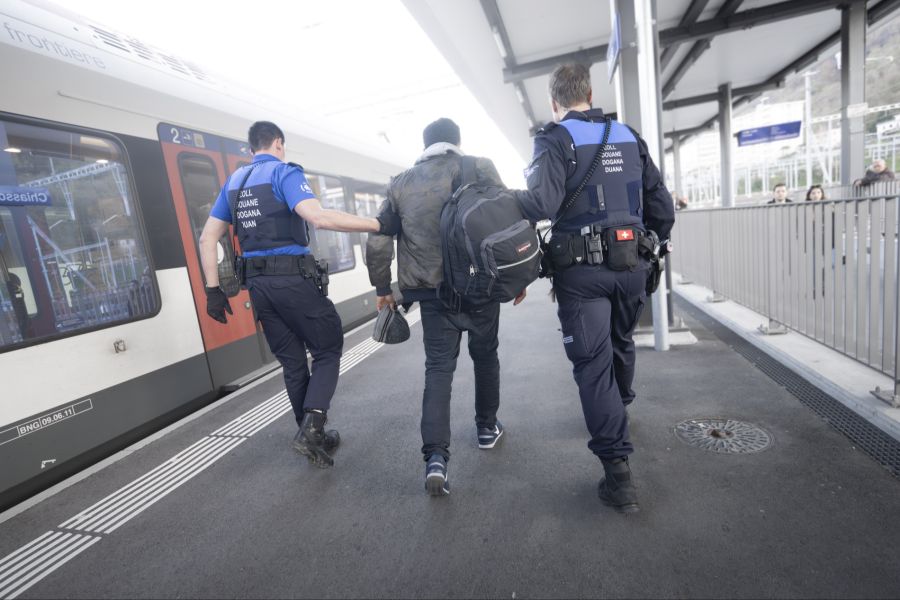 Deshalb plant die Schweiz ab Ende August wieder die ersten Rückführungen nach Italien.