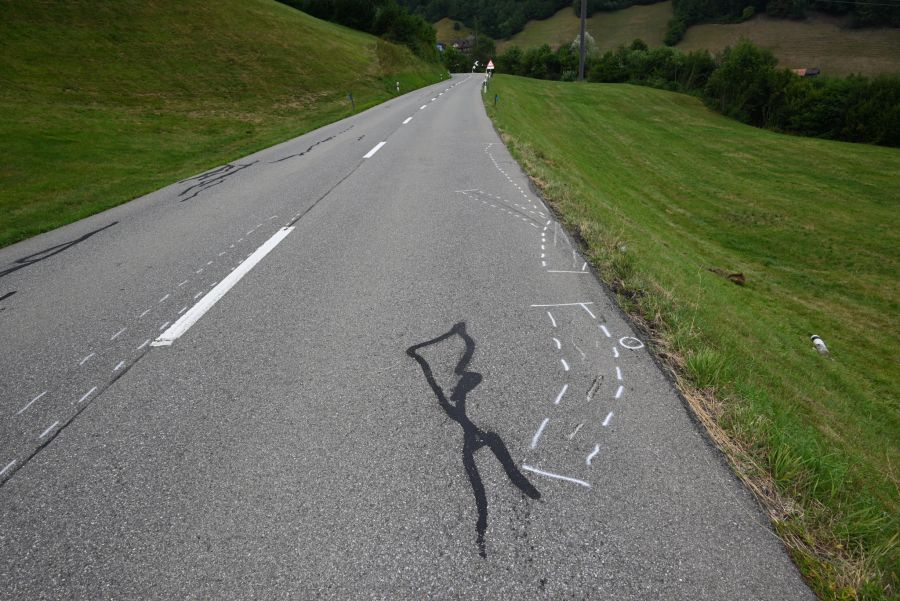 Die Unfallstelle der Kollision zwischen den beiden Autos.