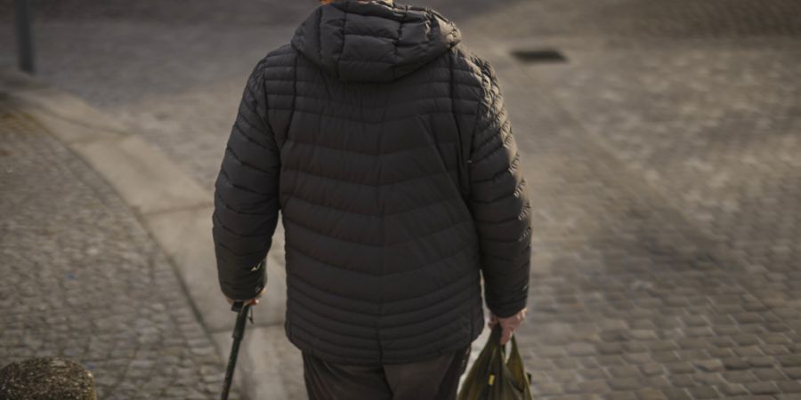 Die Stadt Bern soll Lücken im Bundesrecht schliessen - zum Beispiel beim Schutz vor Altersdiskriminierung. (Symbolbild)