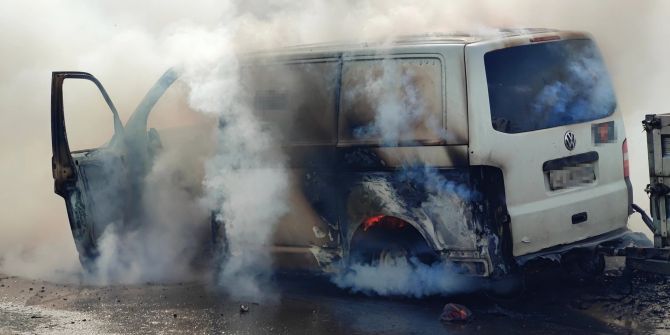 Fahrzeugbrand in Andermatt.