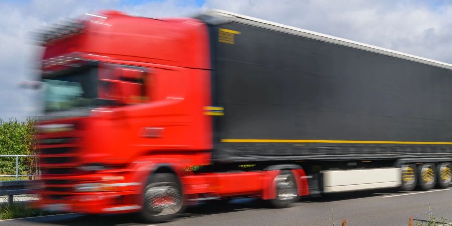 Die Lkw-Hersteller bestreiten, dass den Käufern durch das Kartell ein Schaden entstanden sei.