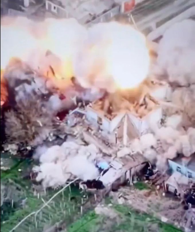 Dieses Haus in der Region Cherson wurde im Ukraine-Krieg mit Frankreichs «Hammer»-Bombe zerstört. Ukraine-Krieg