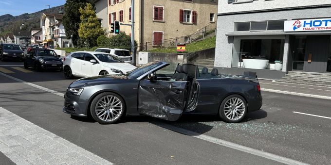Balgach: Unfall zwischen zwei Autos. Balgach: Unfall