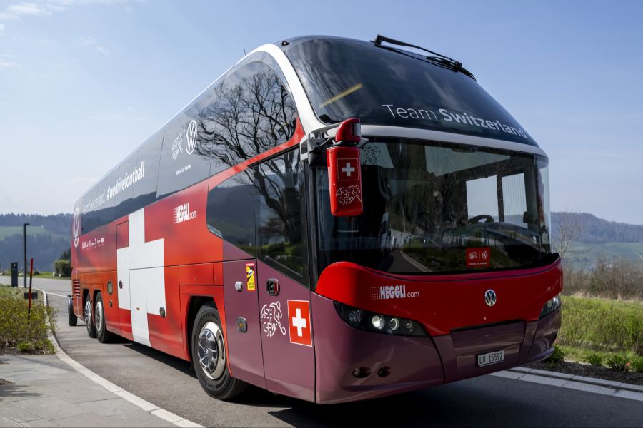 Die Schweizer Nati trifft im Trainingslager in Horben ein.