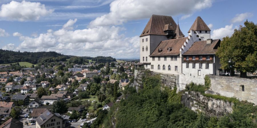 Ein Fussweg unterhalb von Schloss Burgdorf muss aufgehoben werden. (Archivbild)