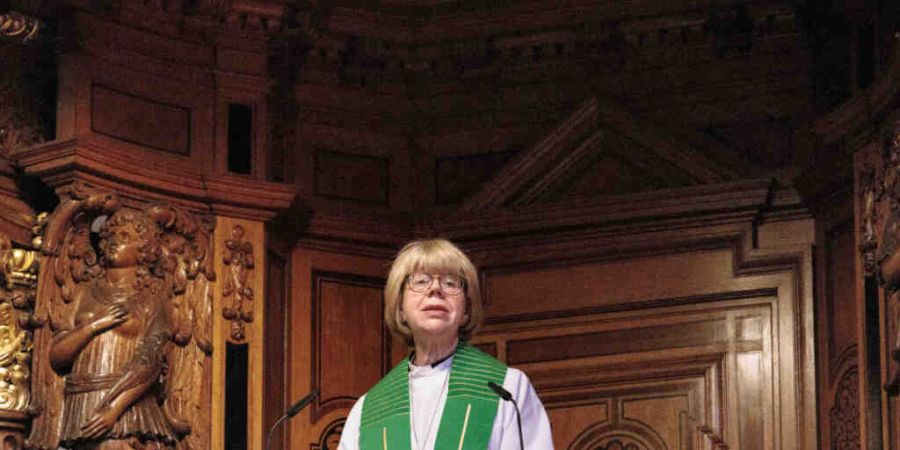 ARCHIV - Sarah Mullally, designierte Erzbischöfin von Canterbury, predigt im Berliner Dom. Die jetzige Bischöfin von London übernimmt als erste Frau in der 1400-jährigen Geschichte ...