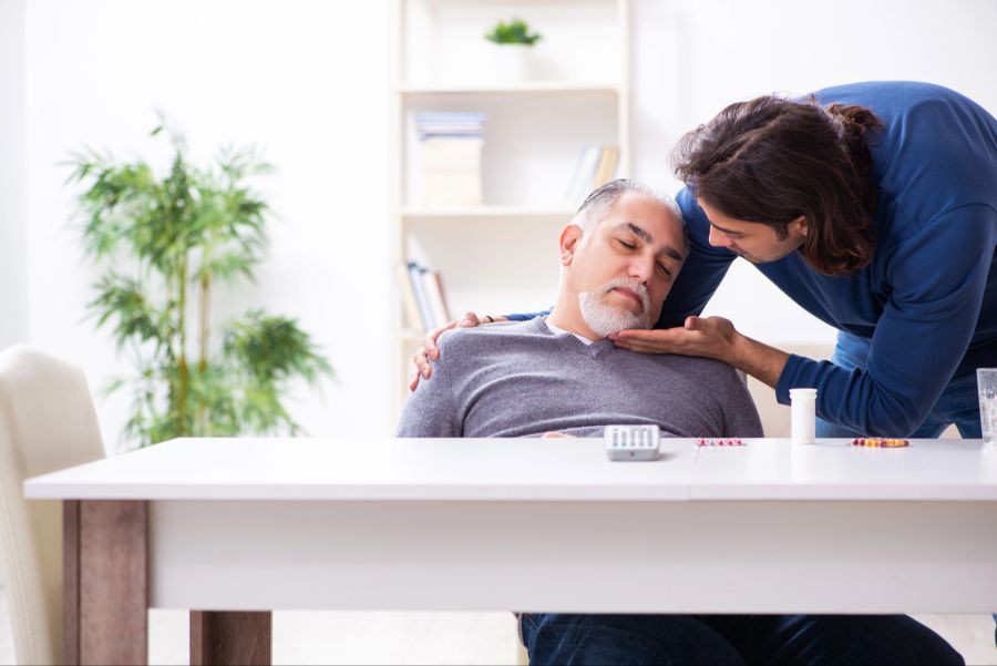 Care-Arbeit Vater Sohn Pflege