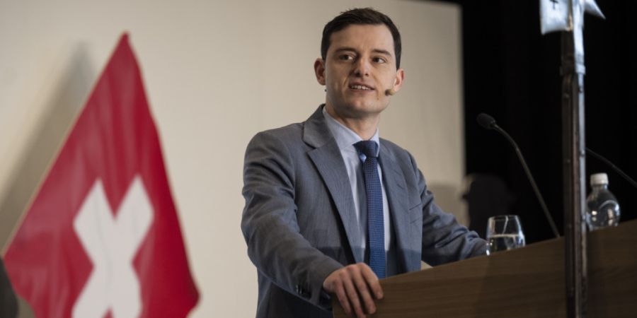 «Lesen, Schreiben, Rechnen»: Die Schule solle sich endlich wieder auf ihre Kernaufgaben konzentrieren können, sagte der Zürcher Nationalrat Benjamin Fischer. Helfen sollen ein fläche...