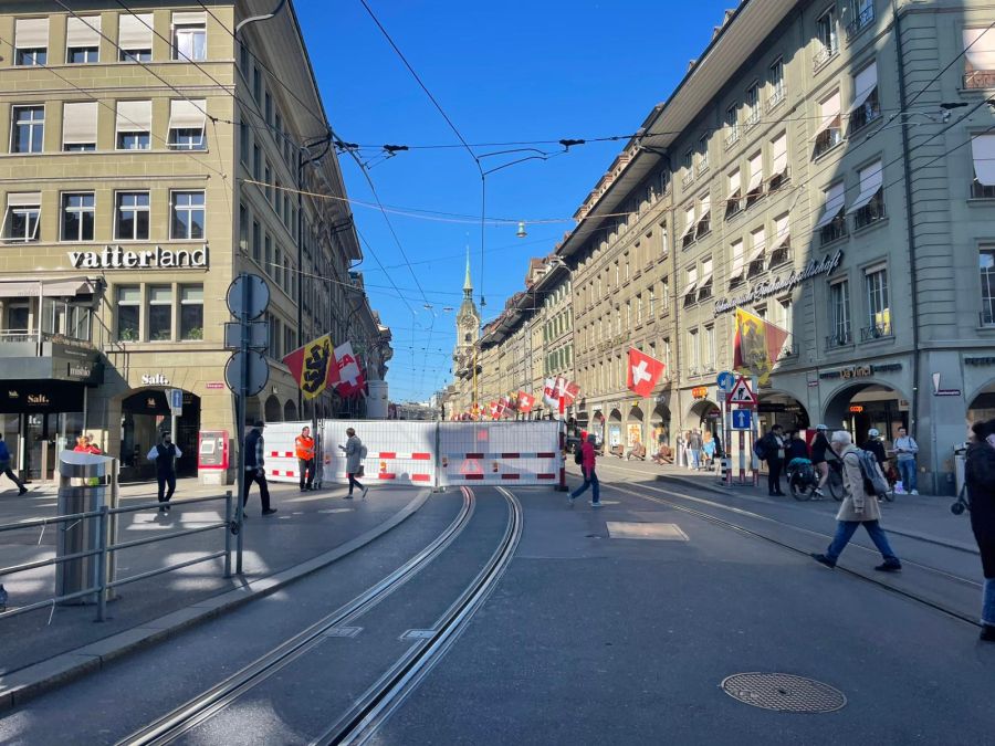 Der Tramverkehr zwischen dem Bahnhof und dem Zytglogge ist komplett unterbrochen.
