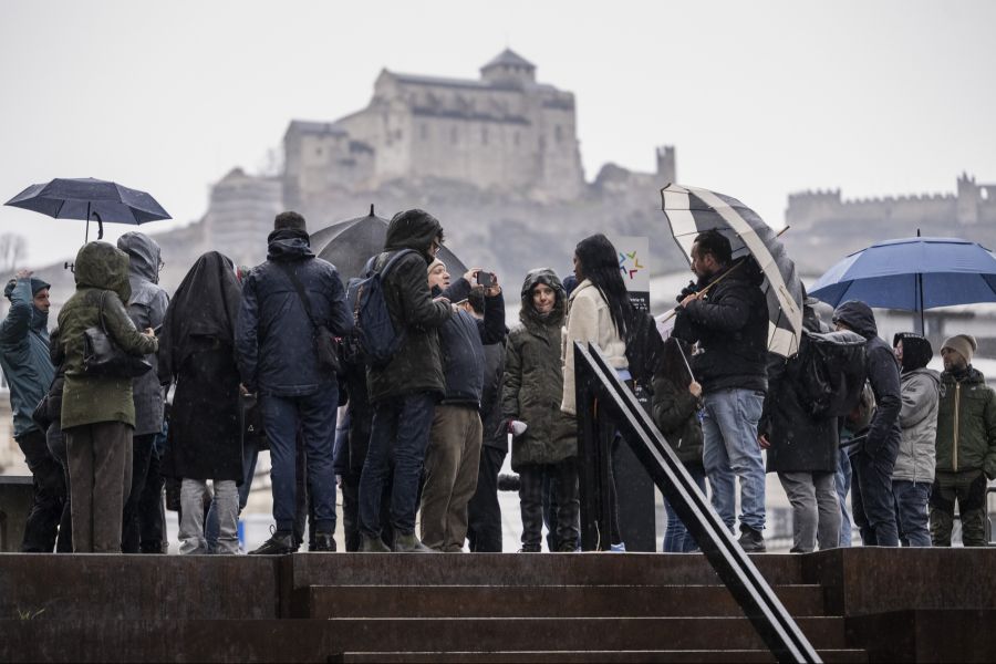 Knapp ein Vierteljahr nach der Brandkatastrophe plagen die Angehörigen der Opfer noch unzählige Fragen.