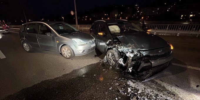 Kollision zwischen drei Autos in Schaffhausen. Kollision in Schaffhausen
