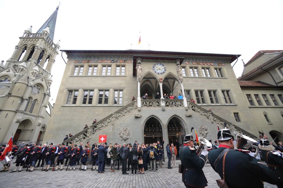 Die Festlichkeiten beginnen jeweils im Rathaus Bern.