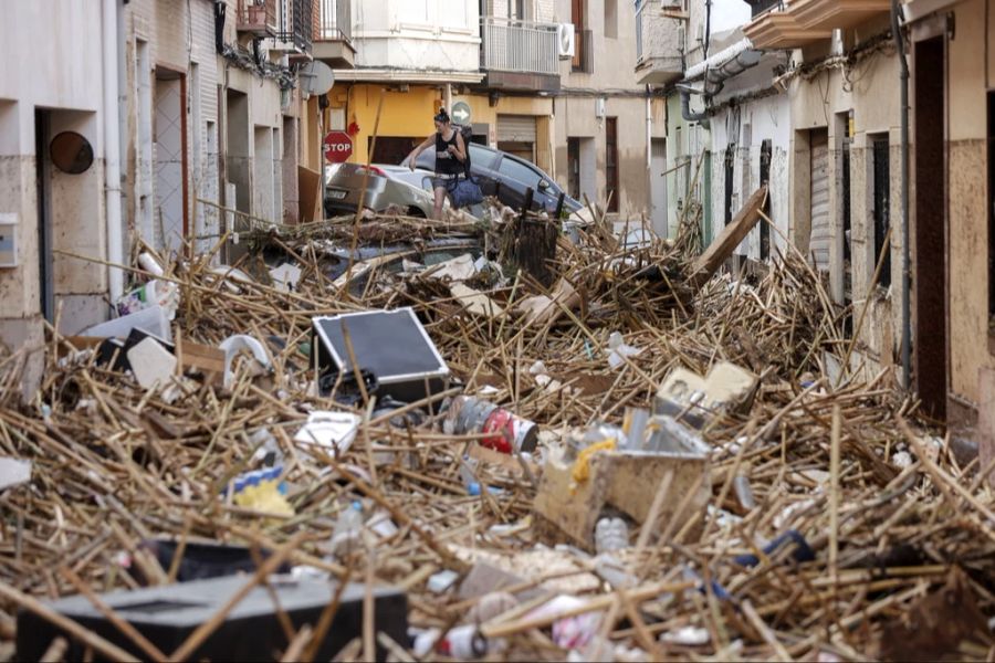 Die Strassen in Valencia sind grossflächig zerstört.