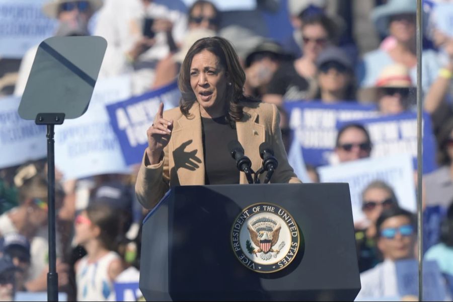 Er ist mehr als 20 Zentimeter grösser als Konkurrentin Kamala Harris.