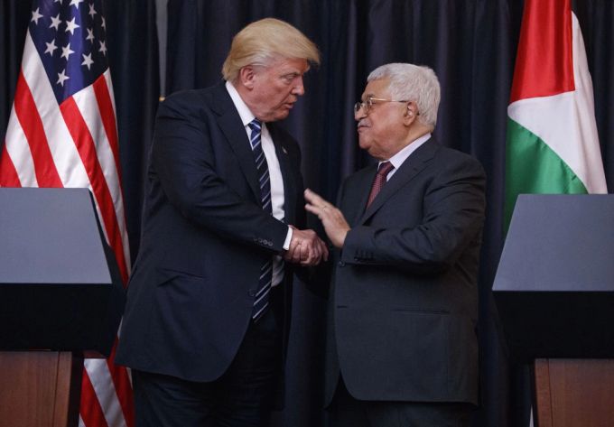 Donald Trump bei einem Treffen mit dem palästinensischen Präsidenten Mahmud Abbas. palästinensische Präsident Mahmud Abbas
