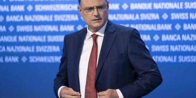 Die SNB dreht weiter an der Zinsschraube. Sie erhöht den Leitzins am Donnerstag um 25 Basispunkte auf nun 1,75 Prozent.(Archivbild) Die SNB dreht weiter an der Zinsschraube. Sie erhöht den Leitzins am Donnerstag um 25 Basispunkte auf nun 1,75 Prozent.(Archivbild)