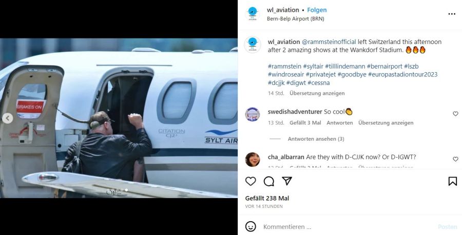 Till Lindemann steigt in den Privatjet ein.