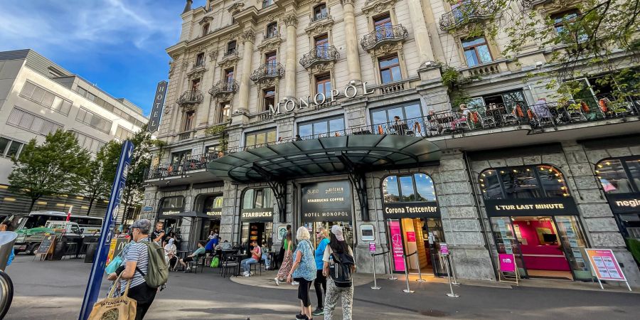 Das Hotel Monopol bei der Pilatusstrasse in der Stadt Luzern.