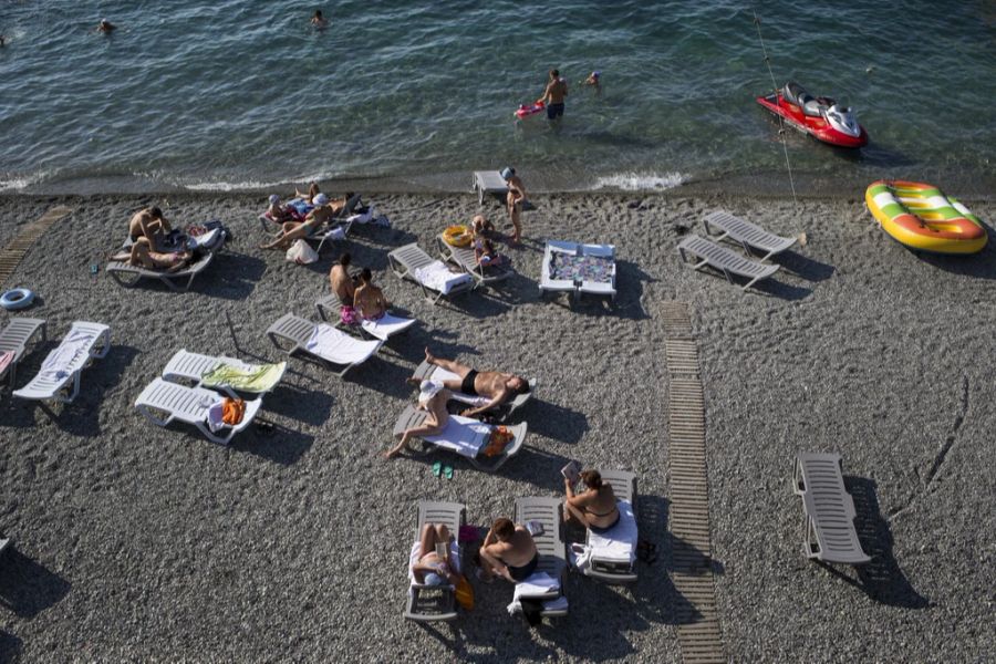 Auch dieses Jahr geniessen wieder unzählige Russen die Ferien auf der besetzten Krim. (Archivbild)