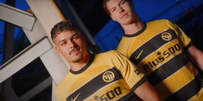 Filip Ugrinic und Cedric Itten präsentieren das neue Dress von YB. YB