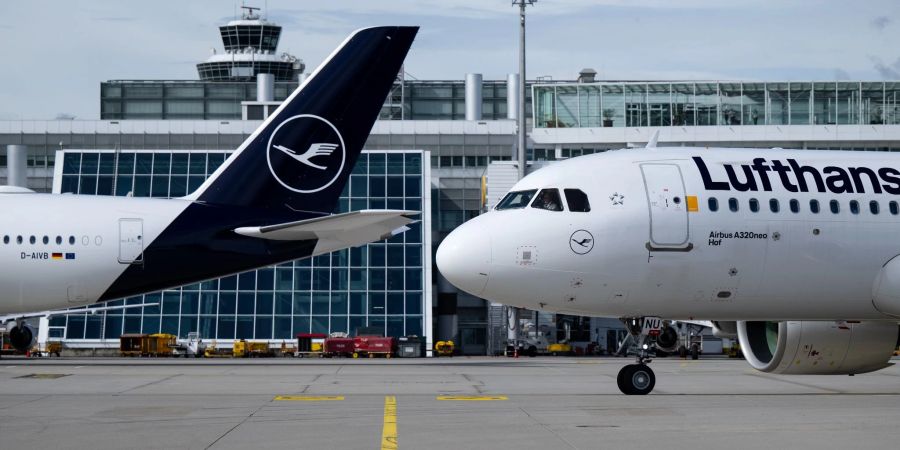 Flugzeuge der Lufthansa in München.